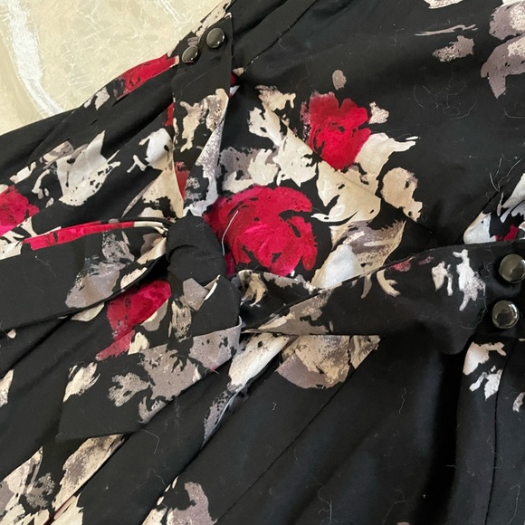 NWT Hot Topic red and black floral ruffle dress - Picture 9 of 14